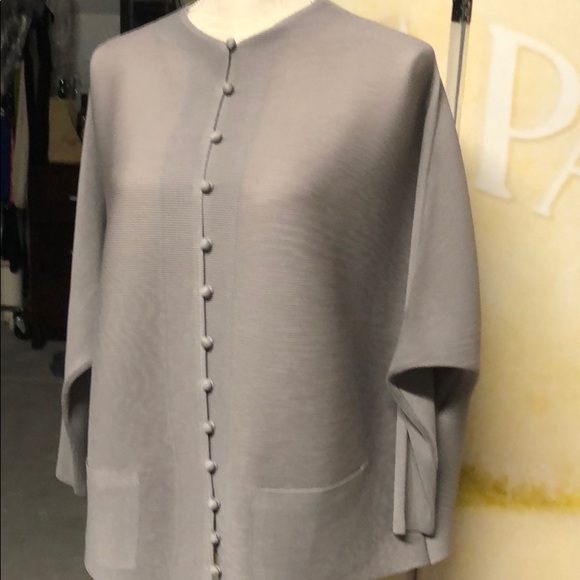 Blouse gray button-down pockets on the side - Picture 2 of 4